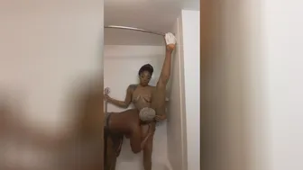 Sexy Black Lesbian Girl Eating Pussy In The Shower